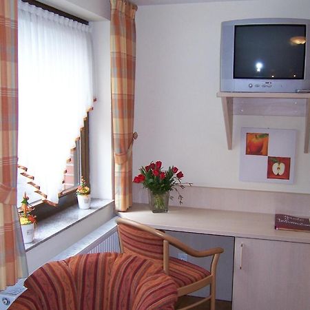 Ferienhof & Landhotel Laurenz Ґронау Номер фото