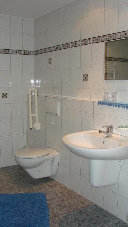 Ferienhof & Landhotel Laurenz Ґронау Екстер'єр фото